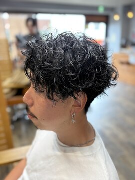 スカイフィールドヘアー(SKY FIELD HAIR) 波巻きセンターパート