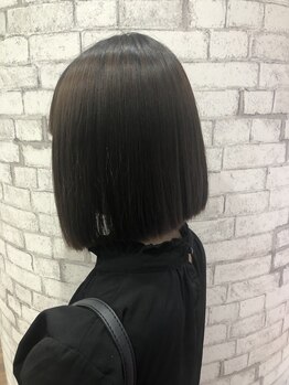 フロックス(phlox)の写真/クセやうねりを見極め毛先まで自然で柔らかなストレートに！毎朝のスタイリングが楽になる仕上がに♪