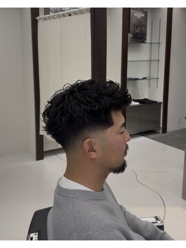 トウキョウ クラシック バーバー タウン(TOKYO CLASSIC BARBER TOWN) パーマフェード