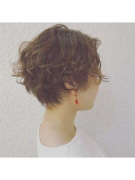 シトリ(ShitoRe) Guest style ニュアンスショートパーマ。