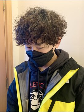 トレパルッキエーレ(tre parrucchiere) ［-tre-］マッシュ×スパイラルパーマ