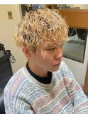 王道ツーブロックモテマッシュブリーチ波巻きパーマ