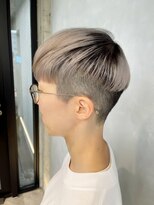 アコ(Aco)&nbsp;シャドールーツ/ショートマッシュ/シルバーベージュ