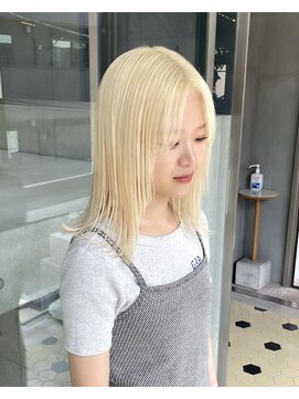 ヲタク(wotaku.) 抜きっぱなしブロンドケアブリーチリタッチハイトーンカラー