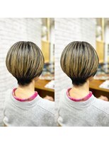 サロンドエー(SALON DE A)&nbsp;白髪ぼかしハイライトブリーチ　ショートボブ