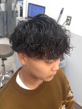 ノイセル(Noisyle) MEN’S HAIR/波巻ツイストスパイラル/フェザーパーマ/北堀江O
