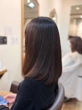 フリージア(freesia) ツヤ髪/ヘッドスパ/髪質改善トリートメント