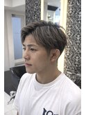 ハイライトメッシュ刈り上げ韓国風フェザーパーマ