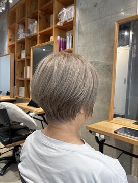 アルトル 池袋2nd(altru) ◇大人40代50代60代ショートボブ丸みショート白髪ぼかし