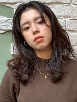 グレープバイン(GRAPEVINES)&nbsp;大人かわいい／ウェーブミディアム／ダークカラー