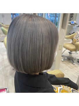 ビス リアン 川口店(Vis lien) ホワイトカラー/アッシュグレー/ケアブリーチ/
