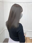 レイヤーロンググレーベージュ黒髪アッシュシンプルストレート