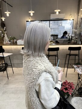 ソーコ(SOKO) ホワイトカラー！