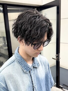 リベル(LIBER) 【男らしさ×色気】センターパート/縦落ちツイストスパイラル