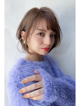 hairs BERRY 伏見桃山店【ヘアーズ ベリー】【11月26日 NEW OPEN】 BERRY大人ミディー丸みショートブロンドベージュ美髪艶感