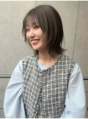 大人ガーリー似合わせミディアムレイヤーカットダークアッシュ