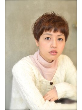 アイナ(aina) クセ毛風オン眉ショート【池袋】