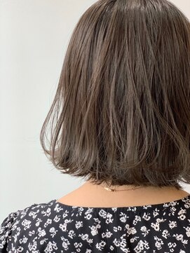 ジーナ セントラル銀座(Zina) 小顔オリーブカラーボブルフハイライトカラークールショート