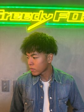 グリーディーフォックス 代々木(Greedy FOX) 波巻き/ハイライト/マッシュパーマ/ウルフ[シェービング]