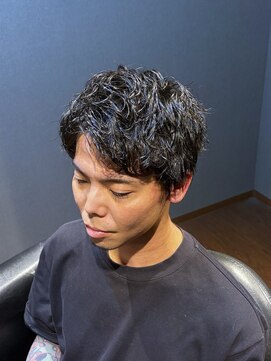 ビーダンディー(Bee dandy) ビジネスメンズショート 刈り上げなし 無造作カールパーマ