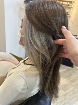 エンリー(ENlee) 【白鳥】イヤリングカラー×シルバー