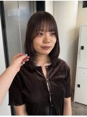 外ハネボブ前下がりボブレイヤーボブミルクティーグレージュ髪型