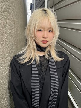 ブランコトレス 鏡島(BLANCO tres) レイヤーカット/ハッシュカット/ブリーチ/ホワイトカラー