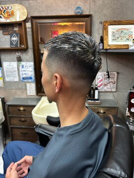 アールズ ヘア(R's hair) MEN’S HAIR/サーフカール/刈り上げセンターパート/印西