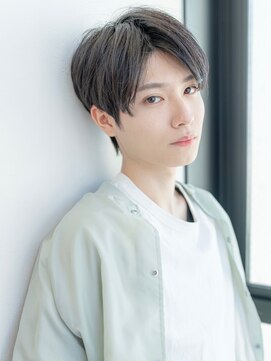 イオ 本厚木(io) センターパートアッシュブラック束感メンズカット