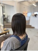 透明感がある暗めくすみベージュ