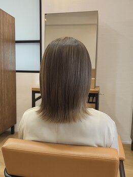 リピート多数◎ハイライトを使った白髪ぼかしが人気！明るいカラーがしたい人にもおすすめ☆