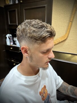 レオヘアワークス(LEO HAIR WORKS) スキンフェード　新潟　バーバー　外国人風　外国スタイル