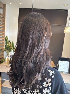 ブラウンカラー