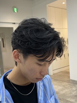 フィフスパーク(fifth PARK) 渋谷フェザーパーマfifthセンターパートメンズパーマ毛流れ色気