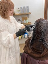 【キューティクルケア】髪質改善専用トリートメントを塗布し、パサつきの原因を内側から補修していきます◎