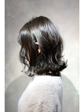 ザ ヘア ディードットログ(The hair D.Log) ダークグレーフェミニンロブ