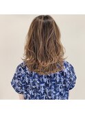 ハイライトたっぷりミディアムスタイル