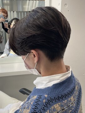 バイフィフス 原宿/表参道(by fifth) 重めセンターパート/ツーブロ刈り上げ/ニュアンスパーマ