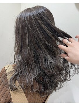 フレームプラス 御堂筋難波店(FRAME +) 似合わせコントラストハイライトカラー