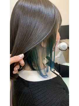 フラット 千葉(Flat.) インナーカラー×エメラルドグリーン【千葉】