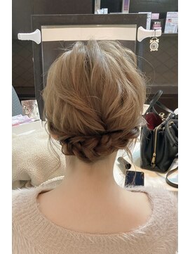 アールイー(Re:) フォーマル　お呼ばれ　シンプルなアップ