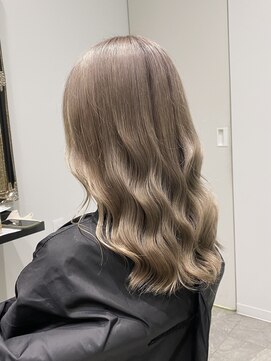 ガレリアエレガンテ 西尾店(GALLARIAElegante) ミルクティーグレージュ