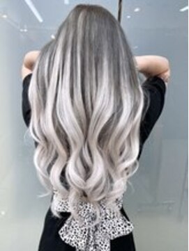 ディア(.eer) ダークグレー×ホワイトアッシュ☆シールエクステグラデーション