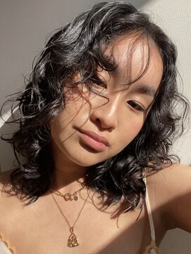 ルシアーアトリエ(Luthier atelier) レイヤーカット＋くせ毛風パーマ