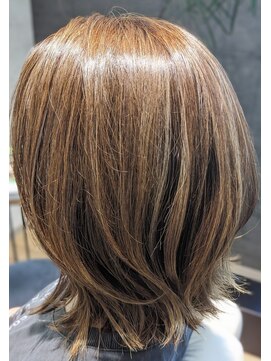 シー 豊川店(She) 白髪ぼかしハイライト、明るい白髪染め 30代、40代、50代