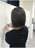 暗髪/グレージュ/切りっぱなしボブ