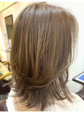 ヘアー グリーン(hair green) レイヤーカットミディアム/かっこいい大人ミディアム40代50代