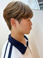 ソレイユトウキョウシブヤ(SOLEIL TOKYO shibuya)&nbsp;メンズ　ハイトーン　センターパート　ブロンドヘア　マッシュ