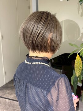 くびれショートボブ40代50代グレイカラー白髪染め白髪ぼかし