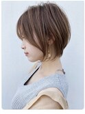 丸みくびれレイヤー大人ショートボブ